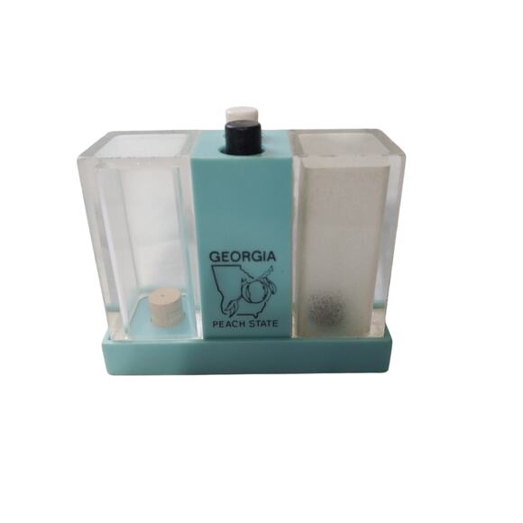 Vintage Whirley Blue Georgia Peach State Plastic Push Salt & Pepper Shaker - Picture 1 of 3